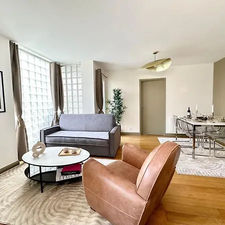 1575c Family La Paris